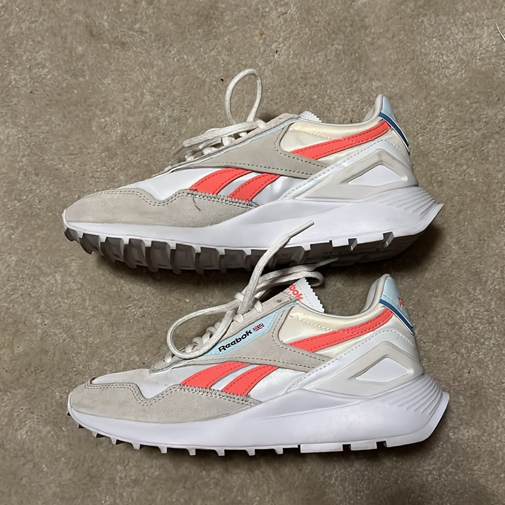 Reebok Women’s Nylon Shoes. In a size 6.5
